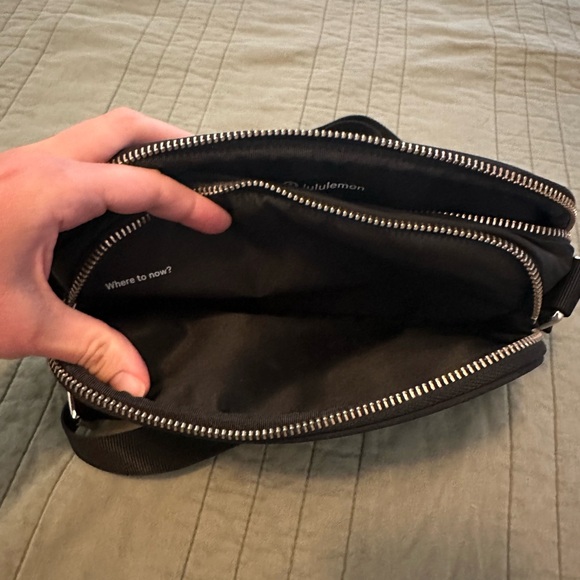 Lululemon Crossbody Camera Bag 2L - Picture 7 of 9